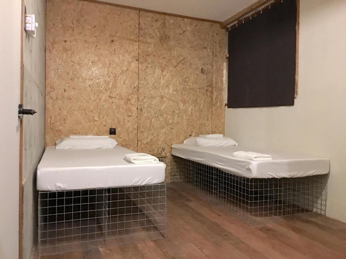 The Flying Fish Hostel Cebu Εξωτερικό φωτογραφία